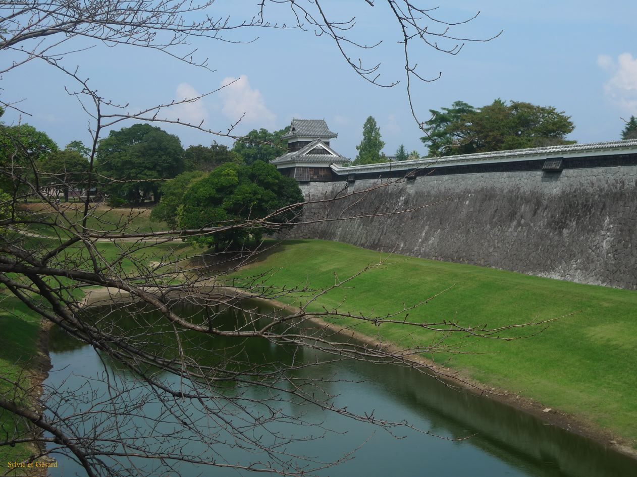 D Kyûshû 055 Kumamoto les remparts château 