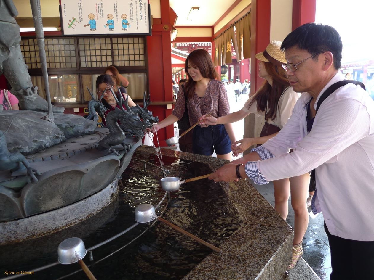 A Tokyo 003 quartier Asakusa Temple Sensô Ji 