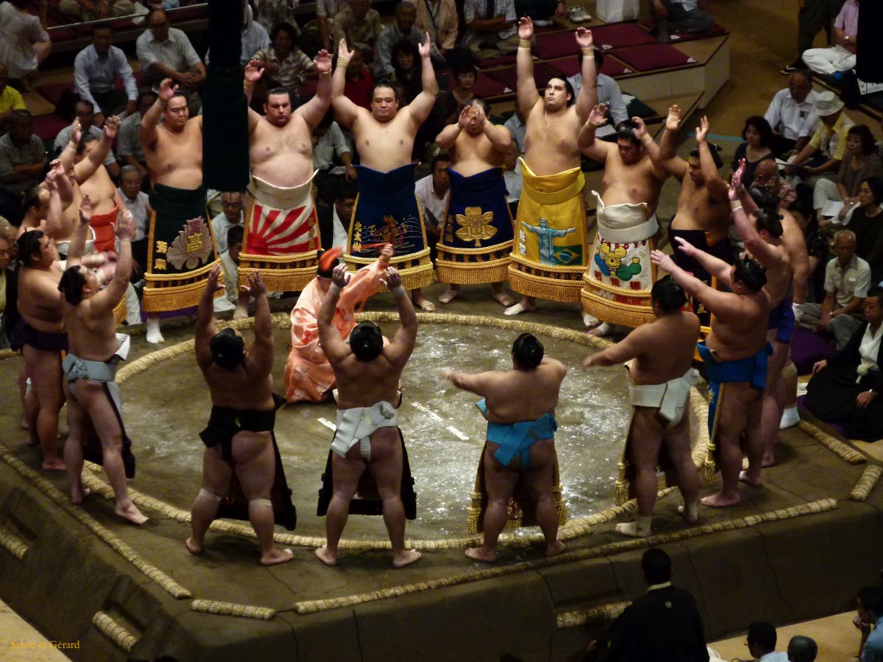 A Tokyo 034 quartier Asakusa le stade et combat de sumos