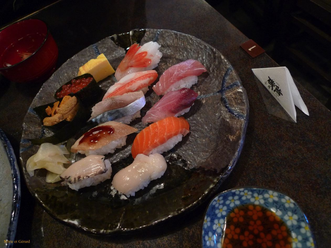 E Hokkaido 038 Otaru spécialités les sushis
