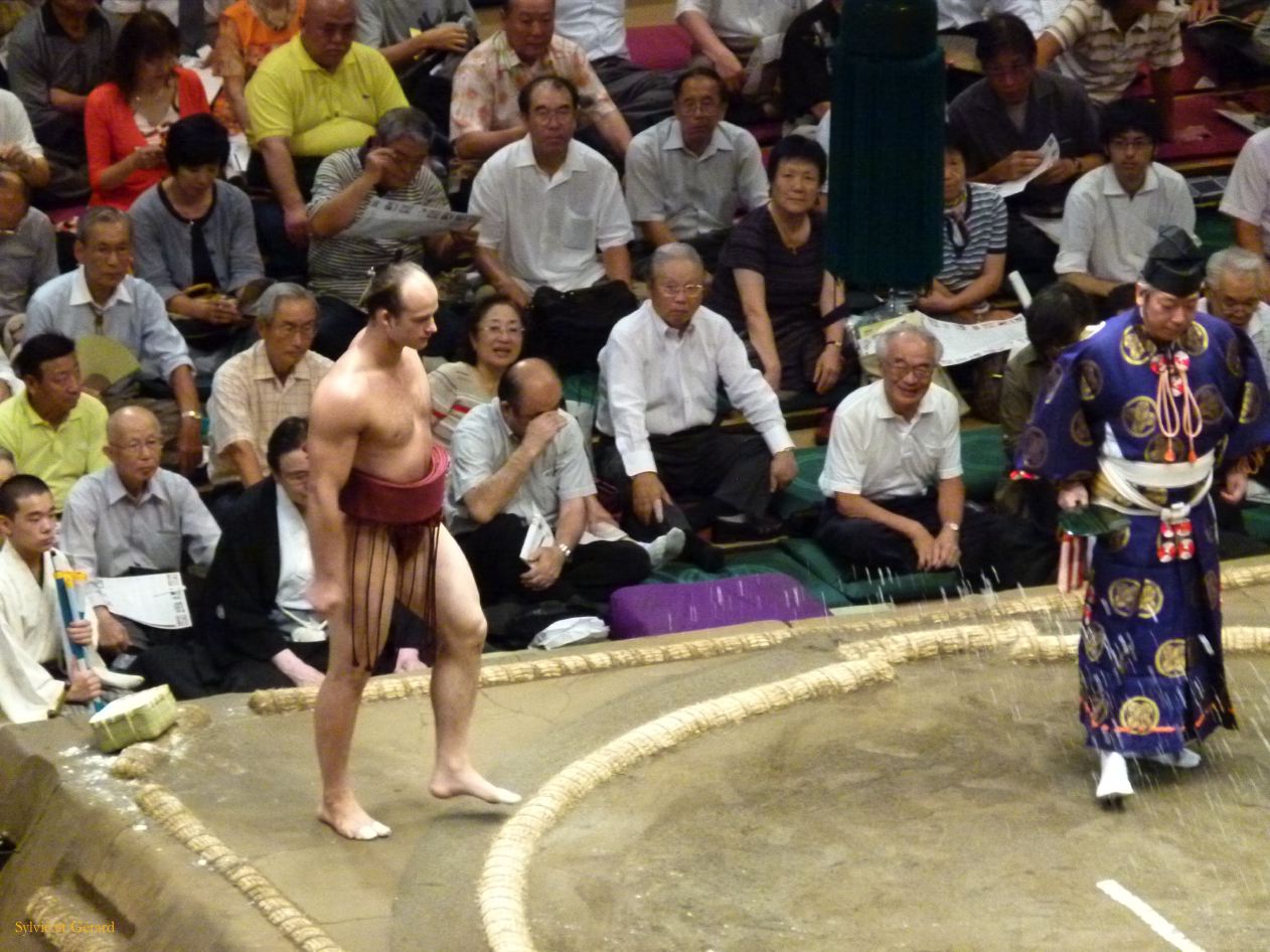 A Tokyo 037 quartier Asakusa le stade et combat de sumos 
