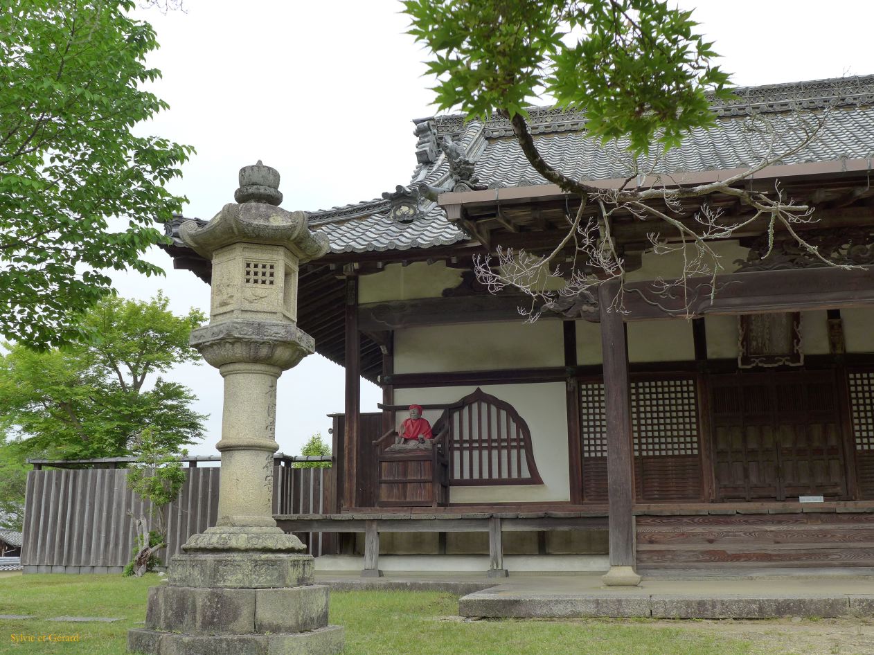 I Nara 4 vers Kaidan In temple 