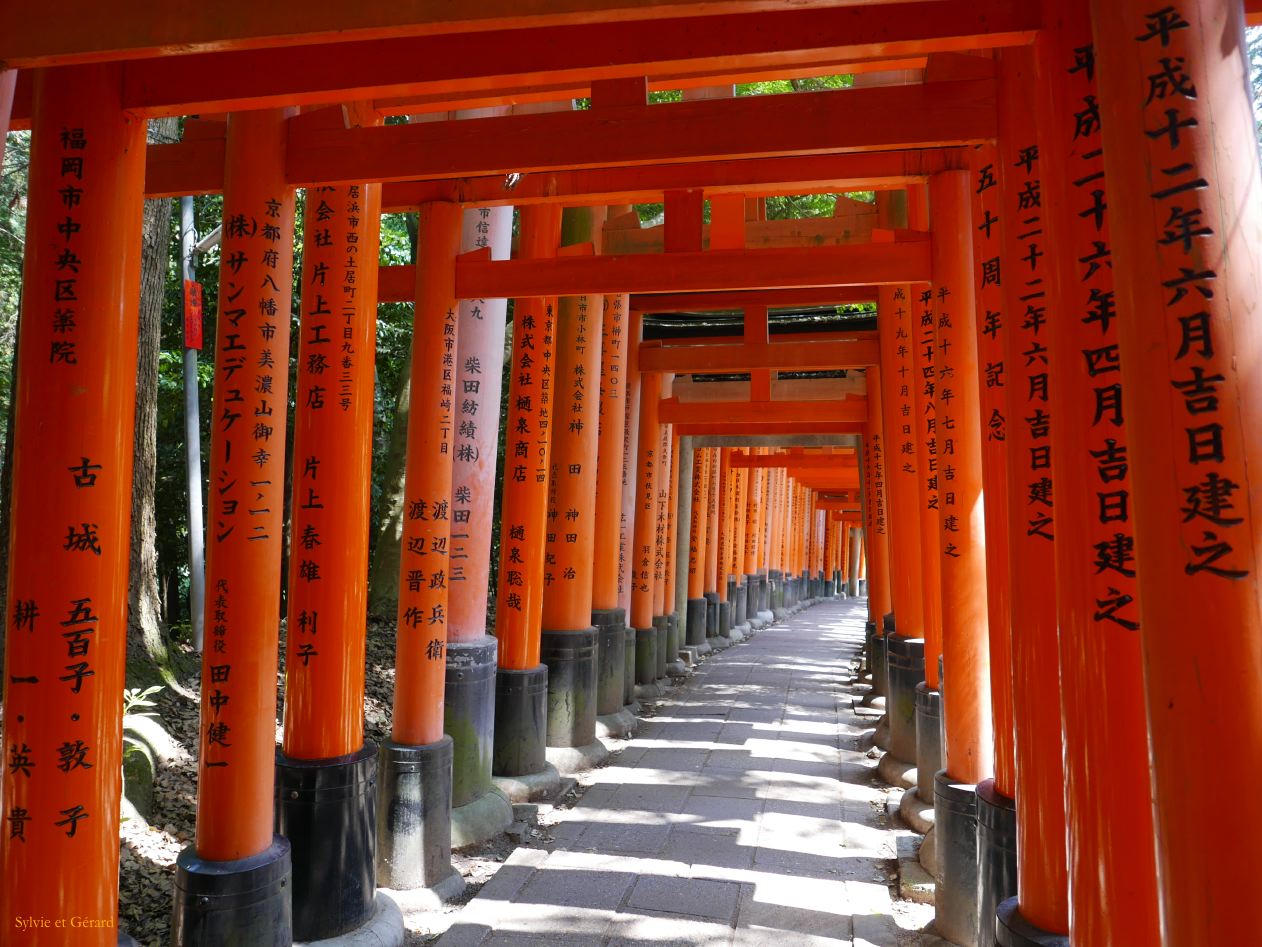 B Kyoto 8 Fushimi Inari Taisha Shrine 