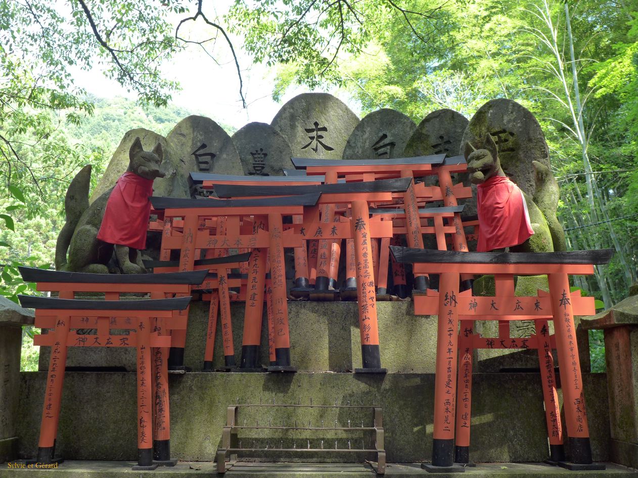 B Kyoto 9 Fushimi Inari Taisha Shrine 