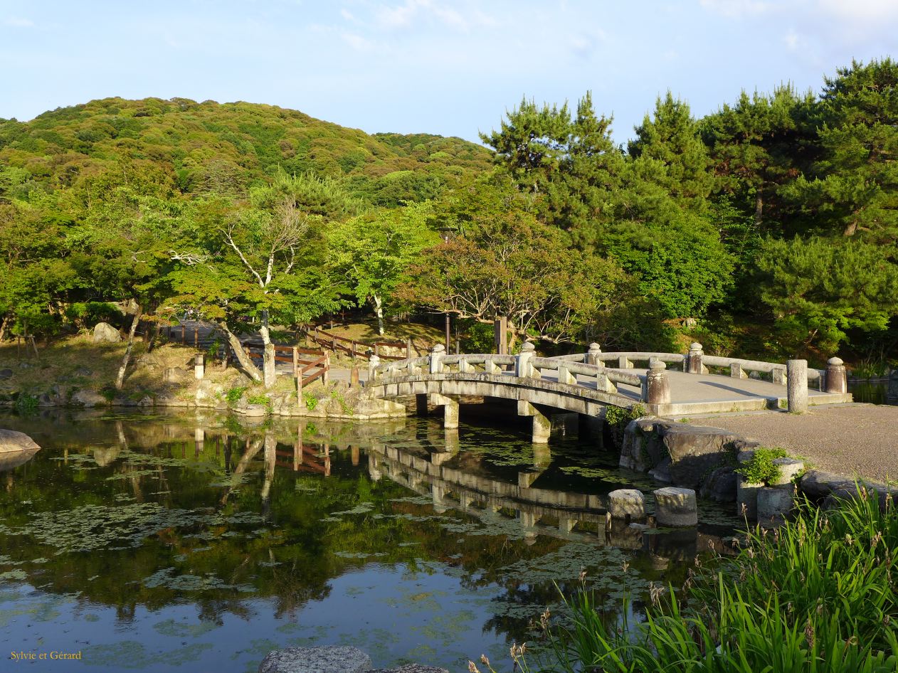 C Kyoto Gion 16 Yasaka Shrine P1020983