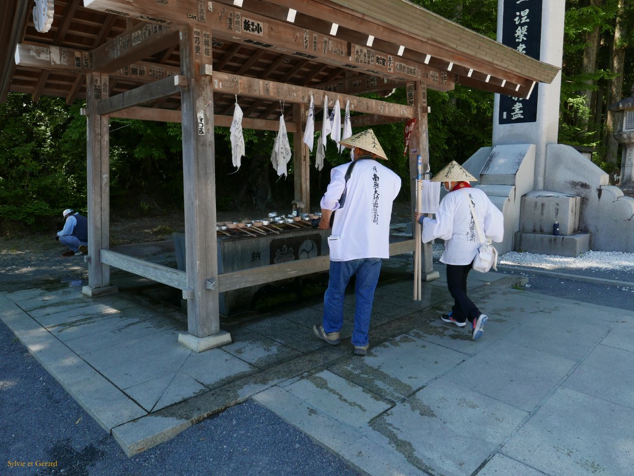 B Koyasan 2 des pélerins 