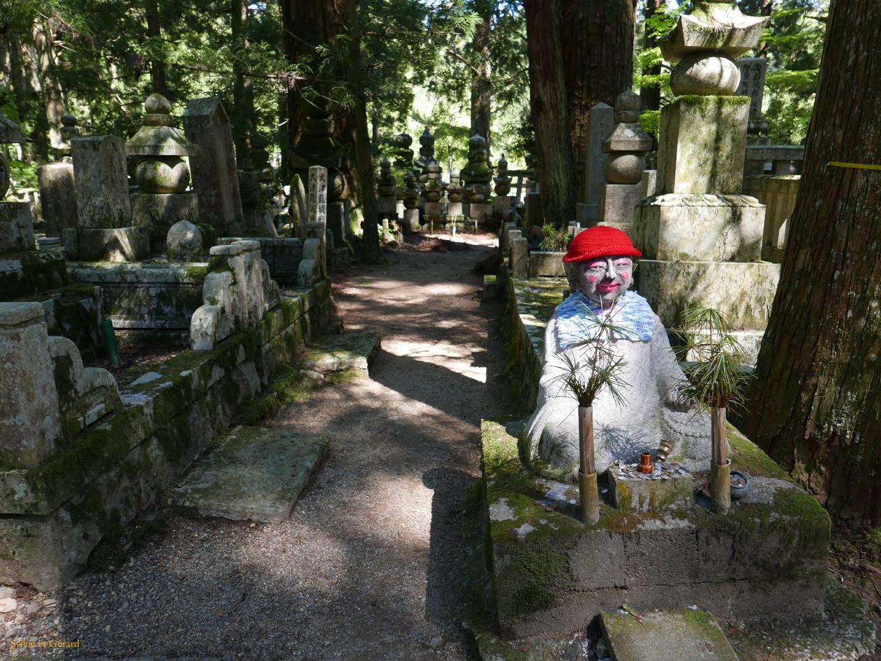 B Koyasan 20 Okuno In le cimetière