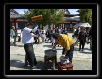 071 Osaka Shitenno-ji fabrication artisanale de gateaux de riz