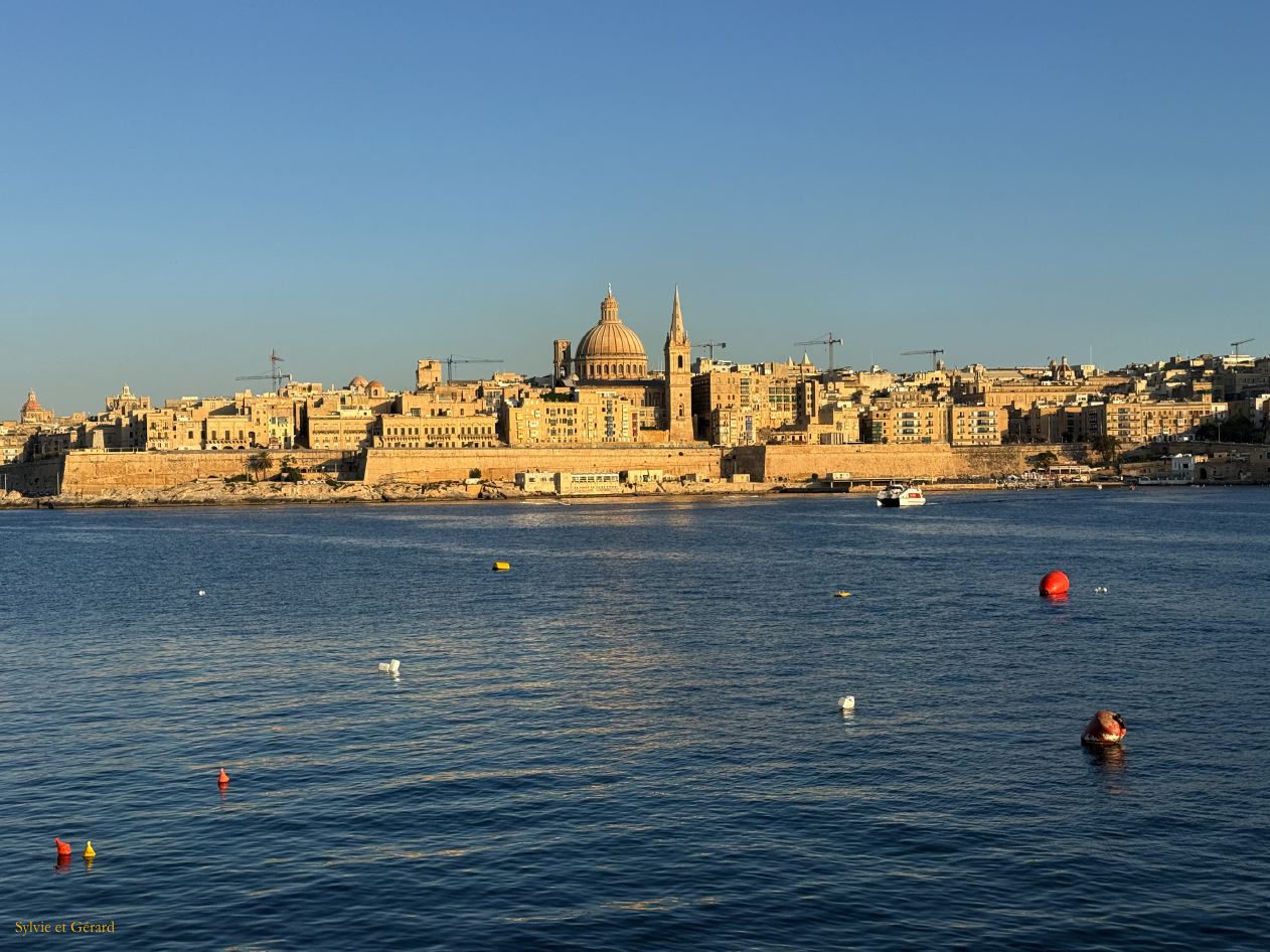 001 Sliema vues sur la Valette IMG_1134