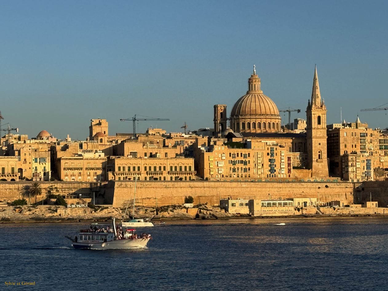 002 Sliema vues sur la Valette IMG_1137