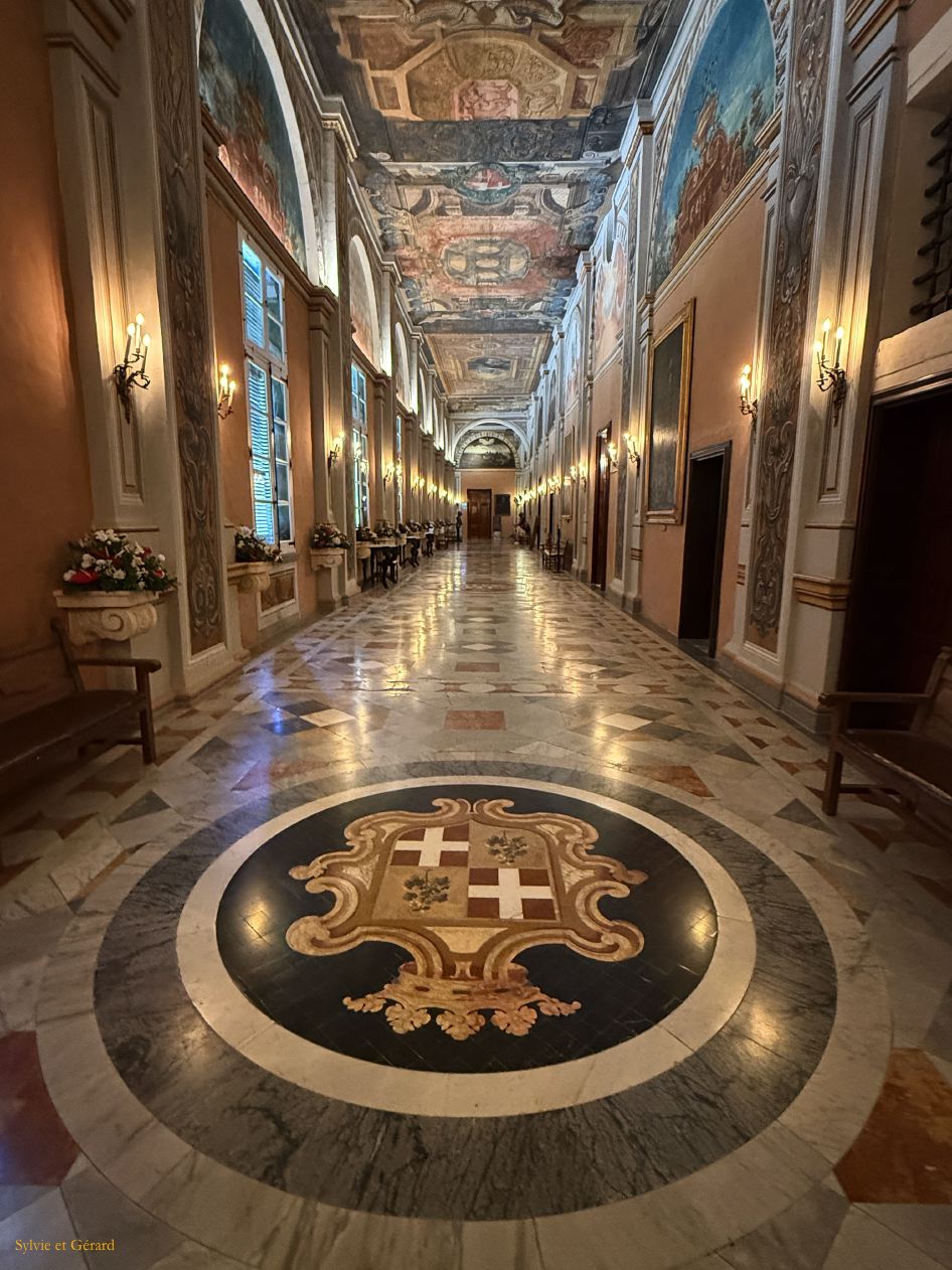 025 La Valette Grand Master's palace corridors IMG_4259