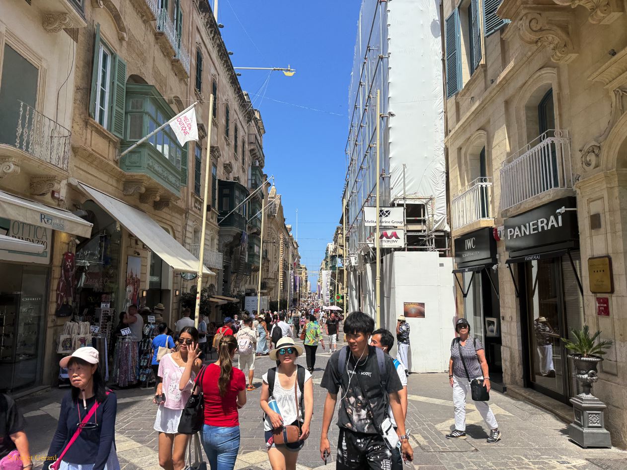 063 La Valette dans la ville IMG_3958