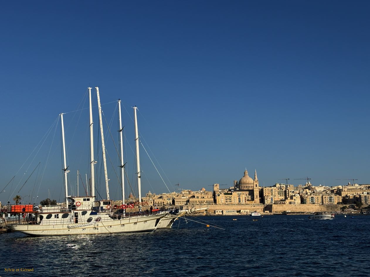 076 Sliema vues sur la Valette IMG_1801
