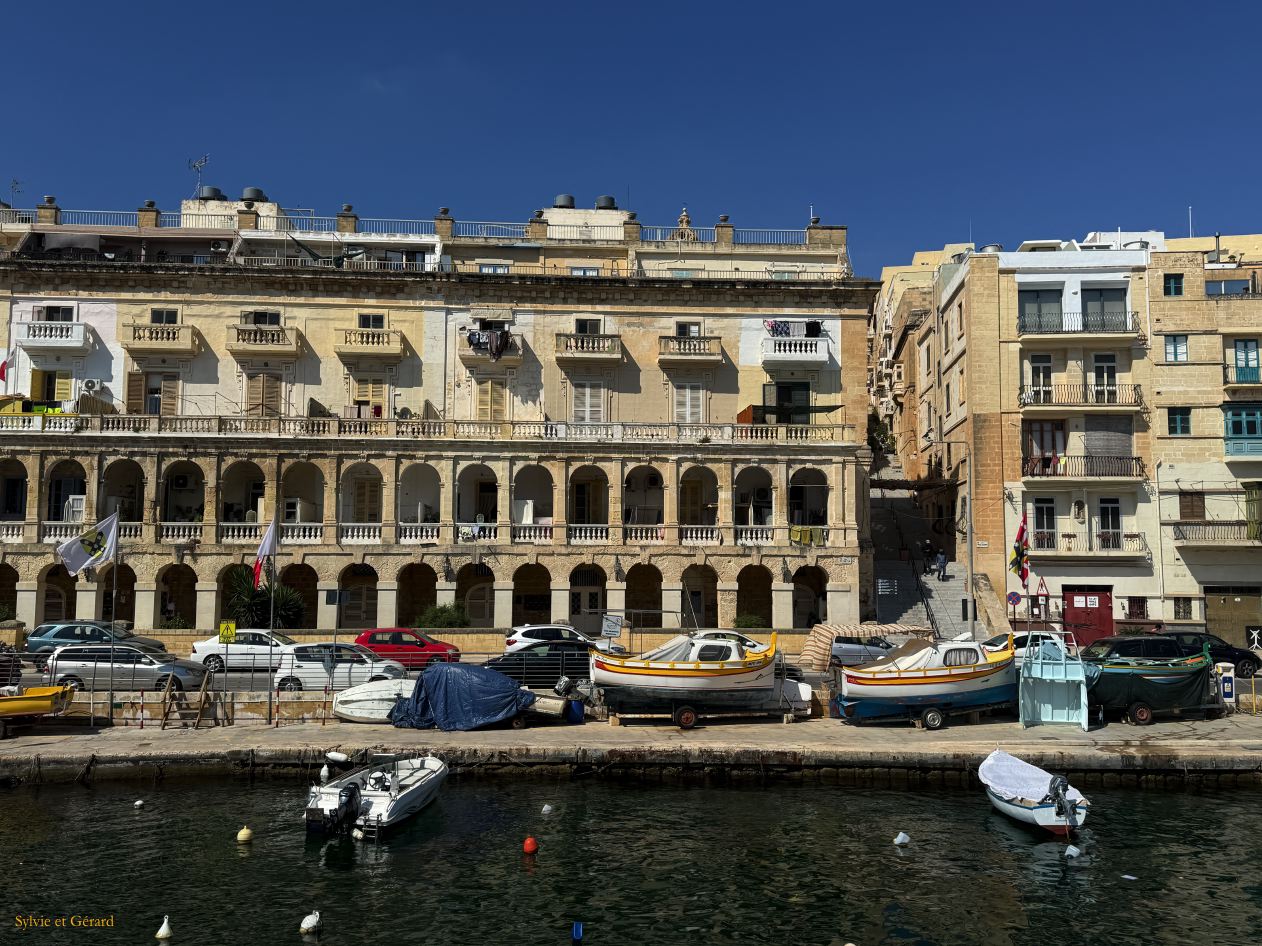 099 Senglea - Isla vue de la navette IMG_1304