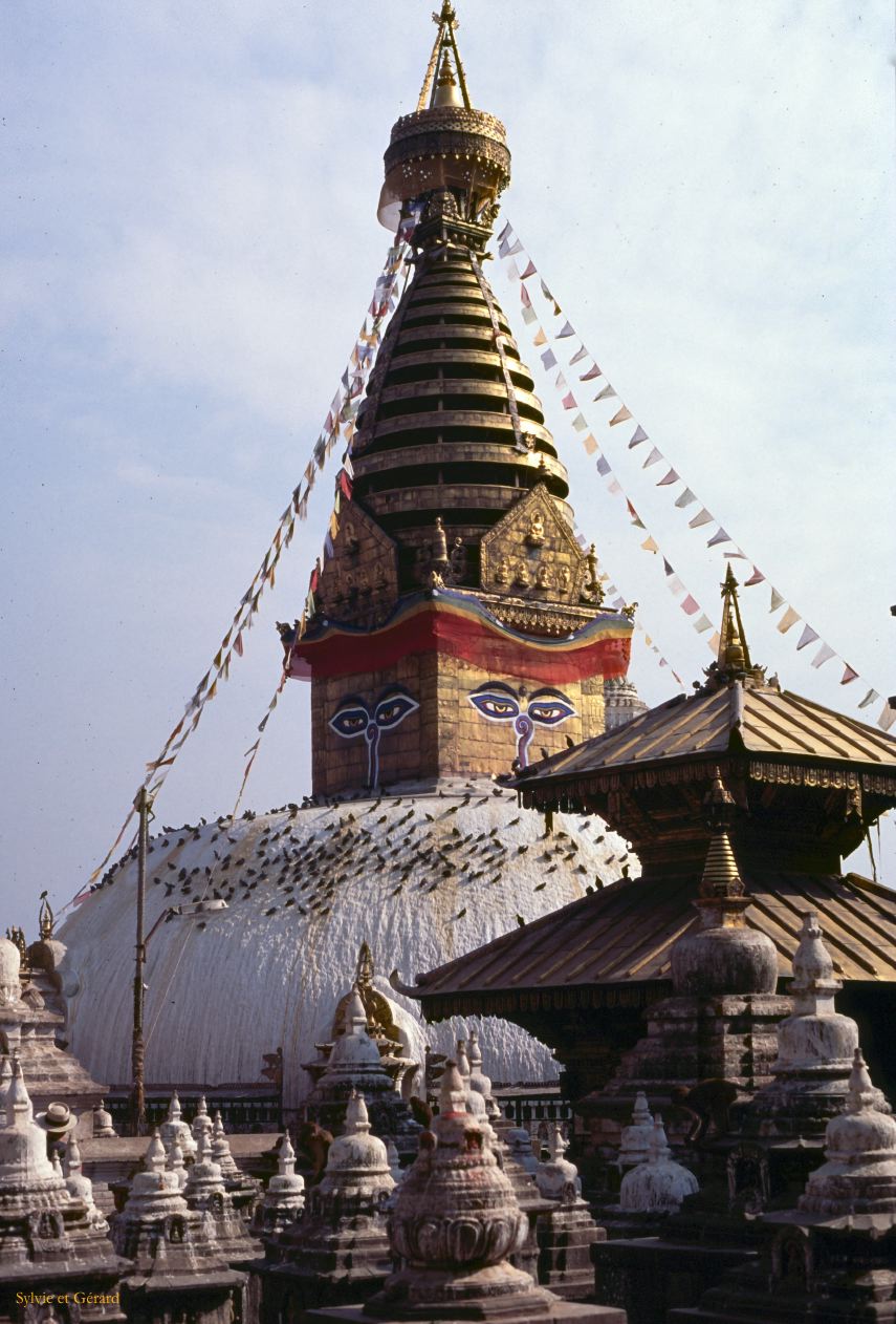 Katmandou Swayambunath ou temple des singes Nepal 1993-021