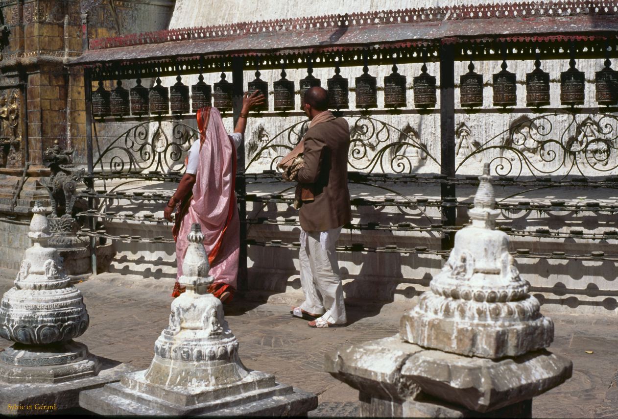 Katmandou Swayambunath ou temple des singes Nepal 1993-026