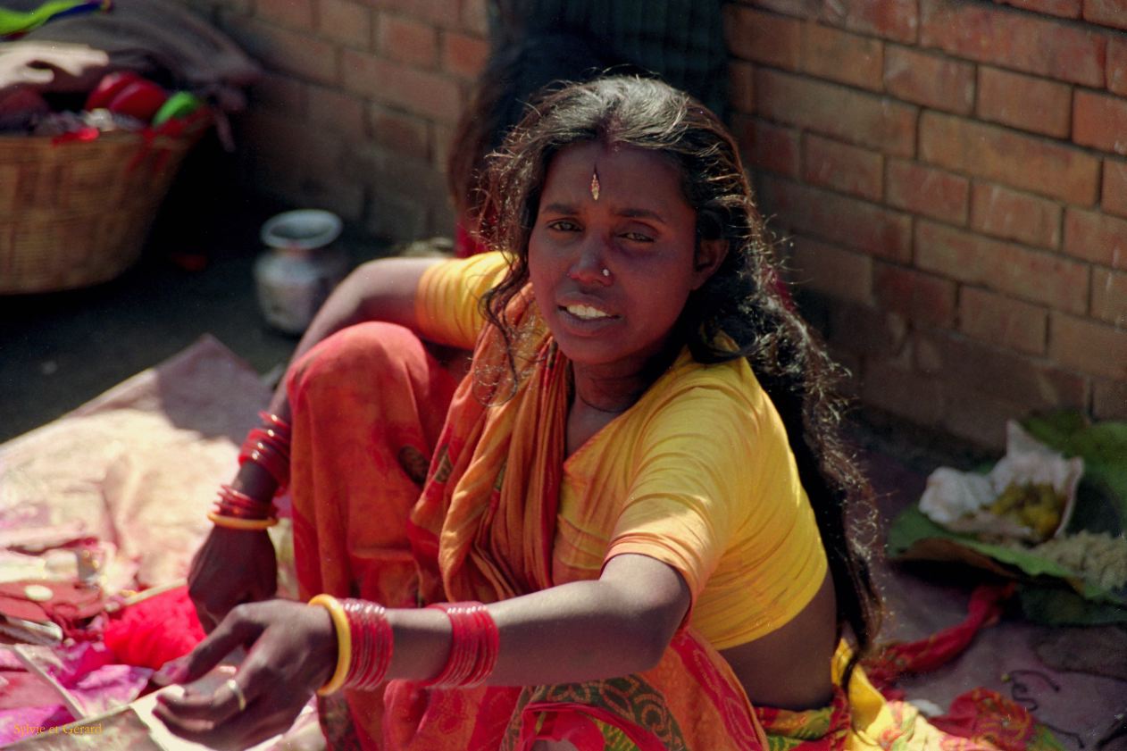Katmandou temple de Pashupatinah sur le chemin du temple Nepal 1993-303