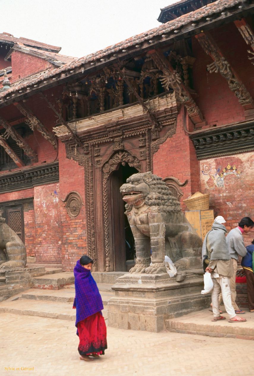Patan Durbar square Nepal 1993-257