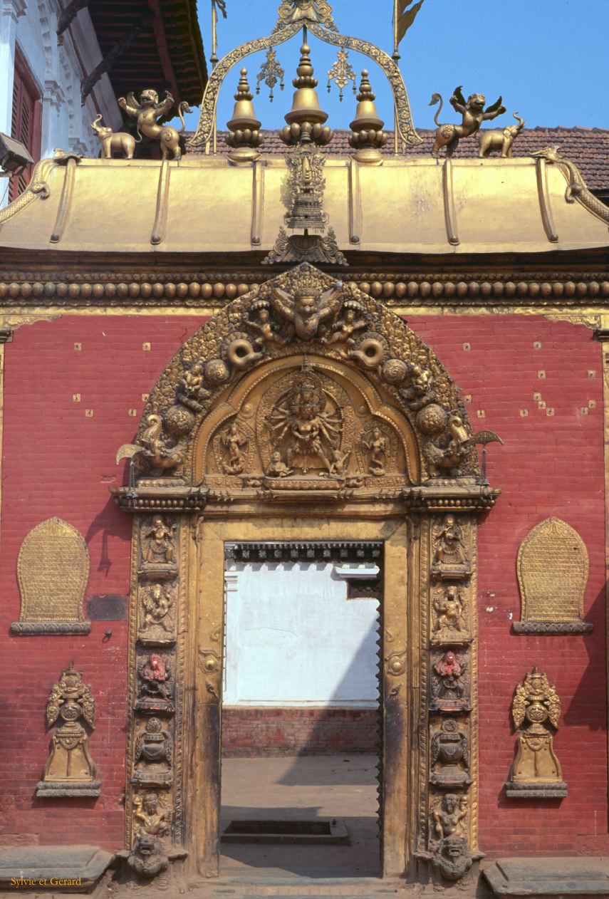 Patan Durbar square Nepal 1993-258