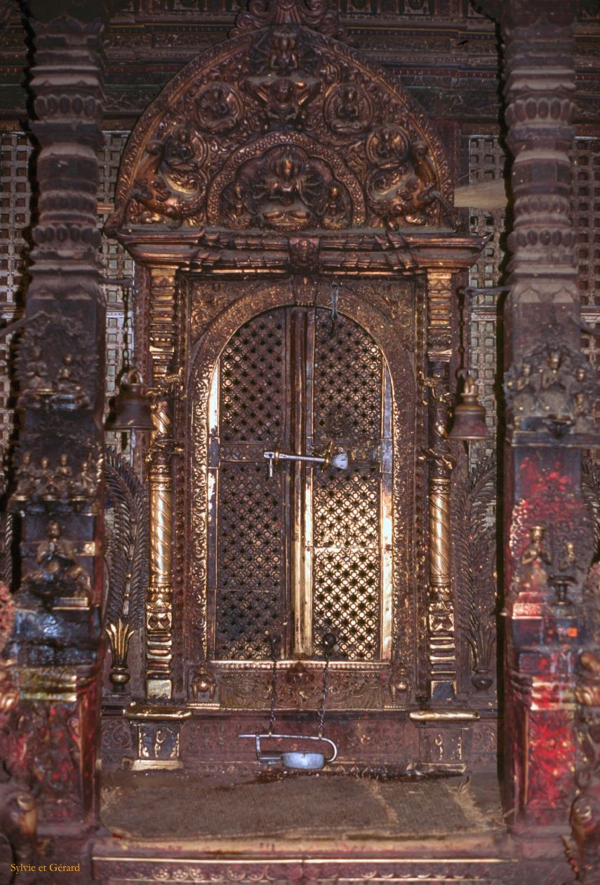 Patan temple d'or Nepal 1993-243