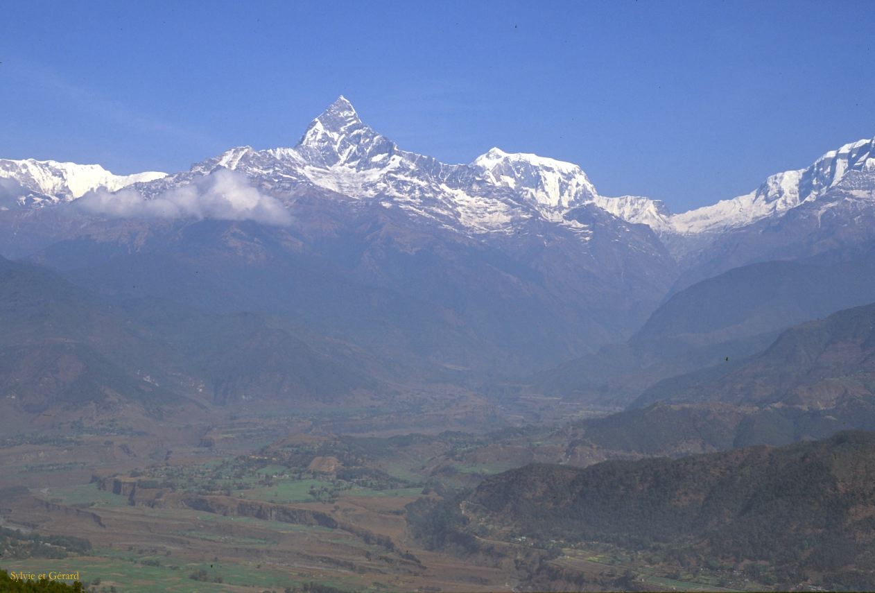 Pokhara  Machapuchare queue de poisson Annapurnas Nepal 1993-101