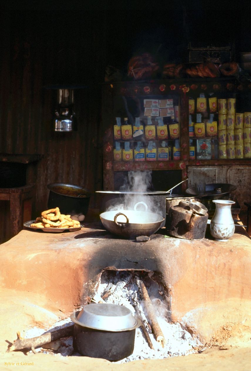 Pokhara au bord de la route Nepal 1993-098