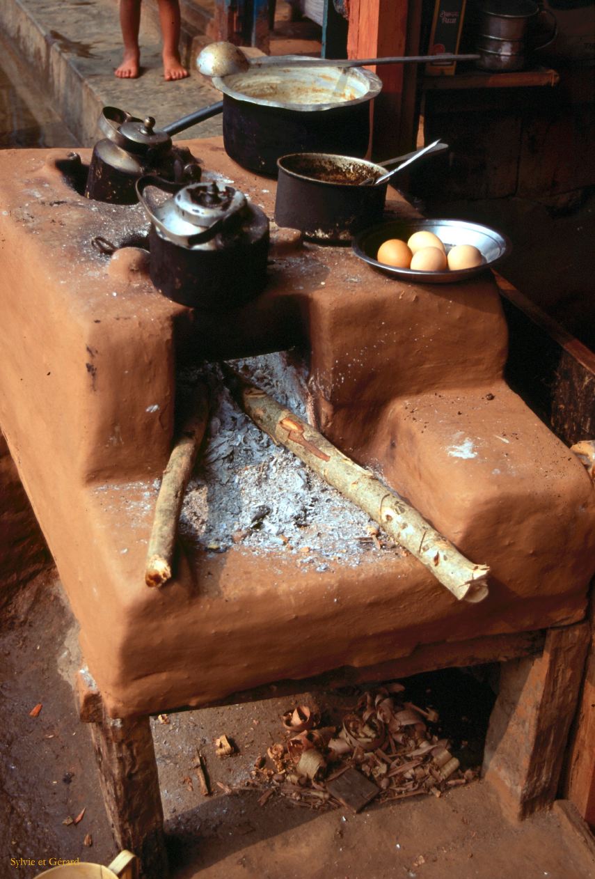 Pokhara au bord de la route Nepal 1993-296