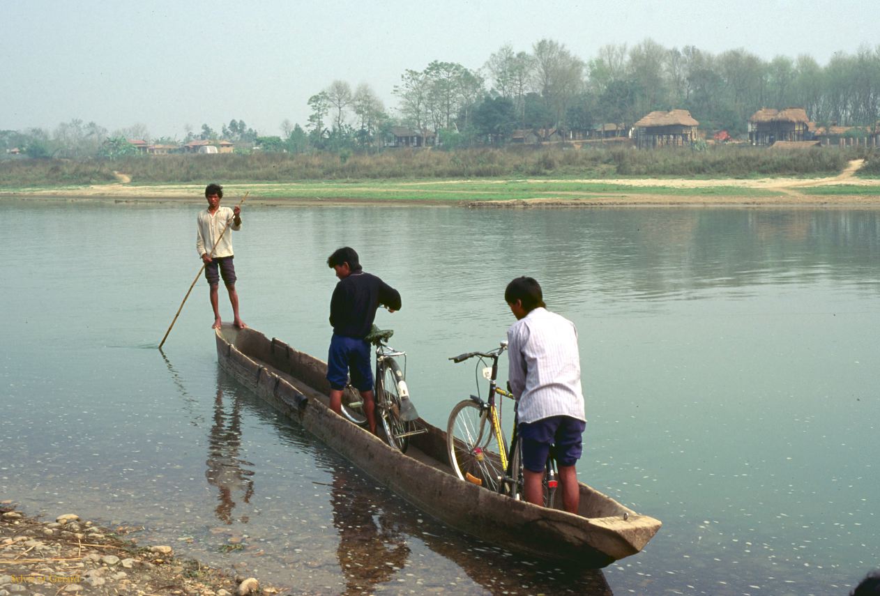 Teraï parc Chitwan village Tharu Nepal 1993-141