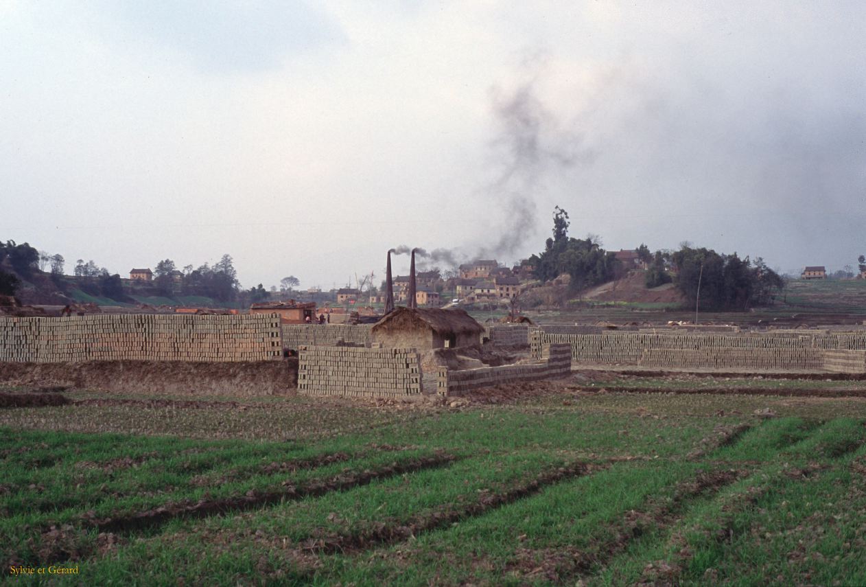 Vallée de Katmandou balade en moto des briquetteriesNepal 1993-287