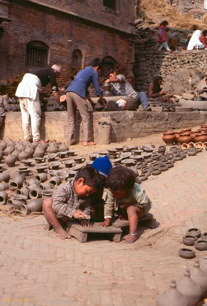 Bhaktapur potier Nepal 1993-162