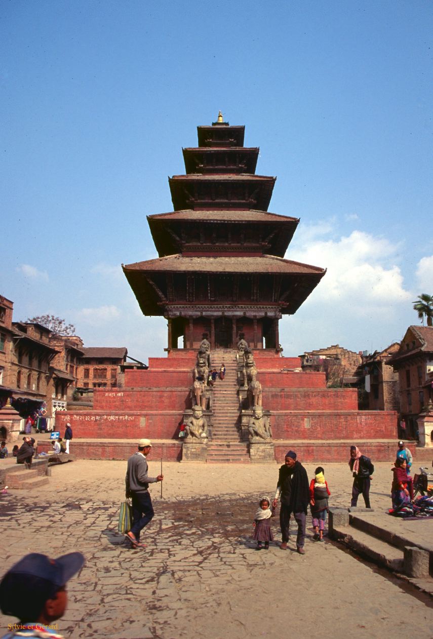 Bhaktapur Taumadhi square Nepal 1993-183