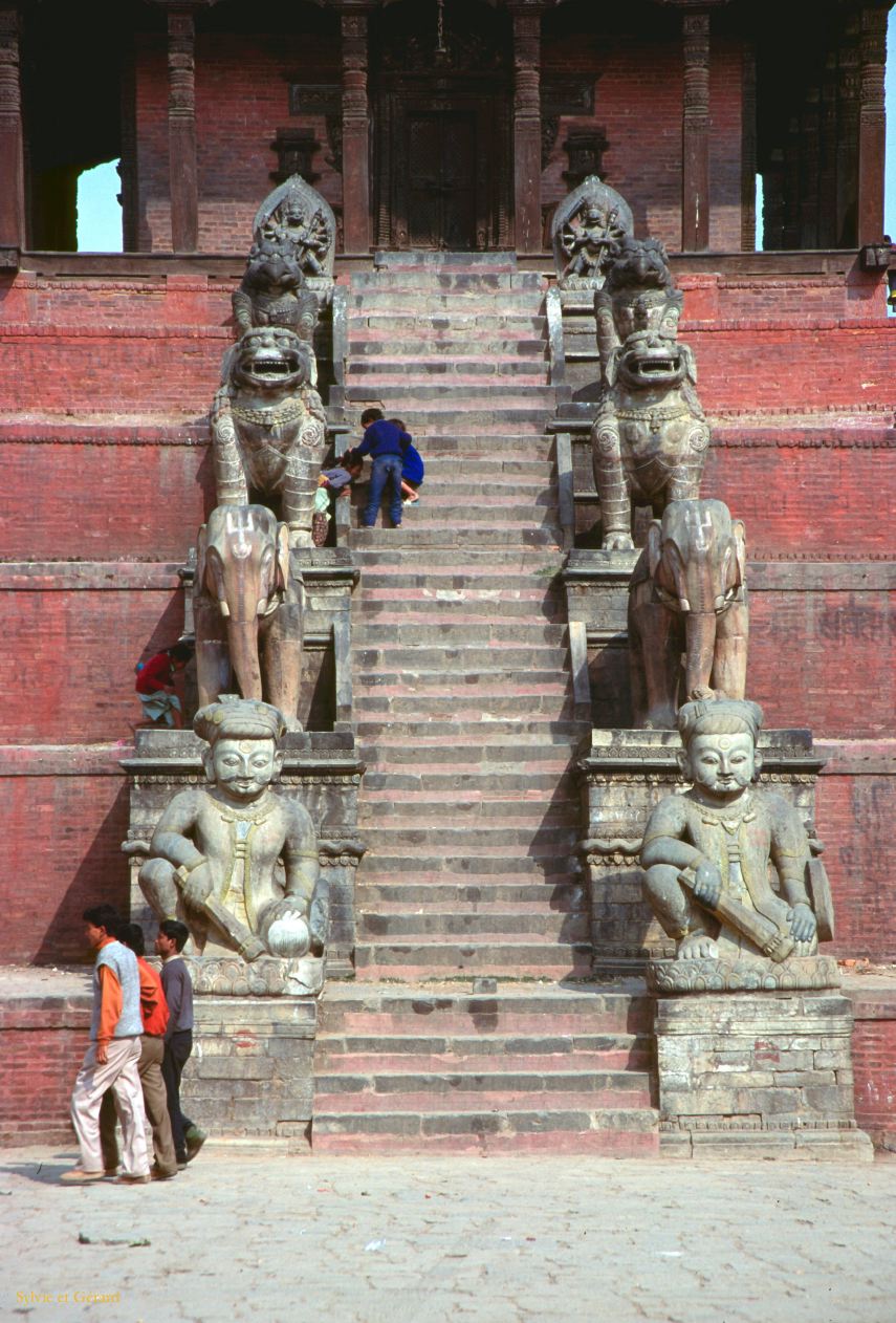 Bhaktapur Taumadhi square Nepal 1993-184