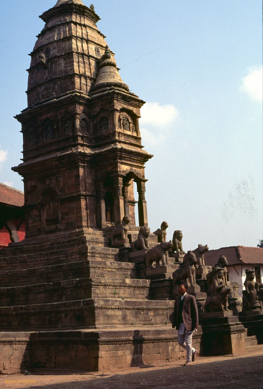 Bhaktapur temple hindouiste place Darbar Nepal 1993-195
