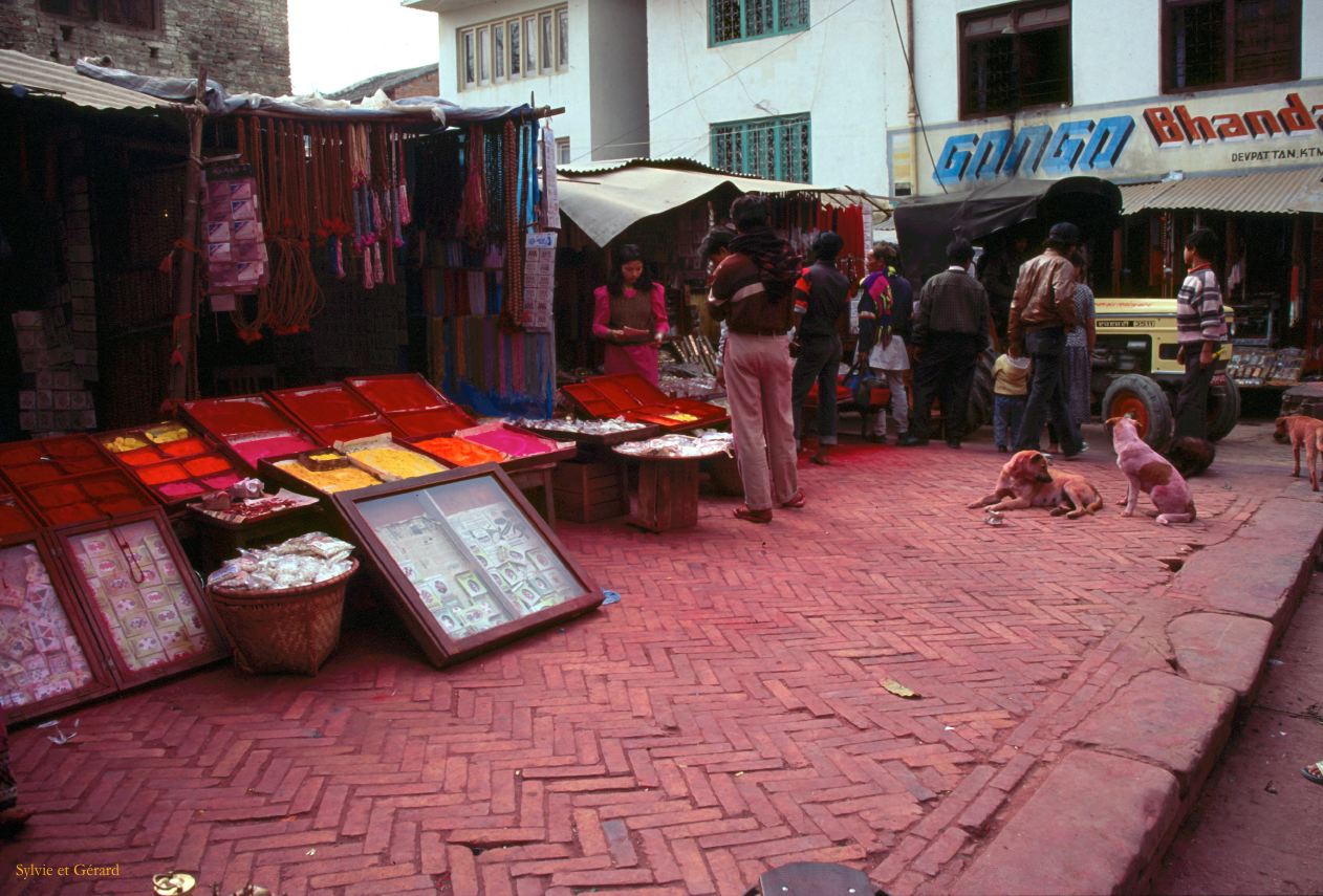 Katmandou le quartier de Thamel Nepal 1993-049