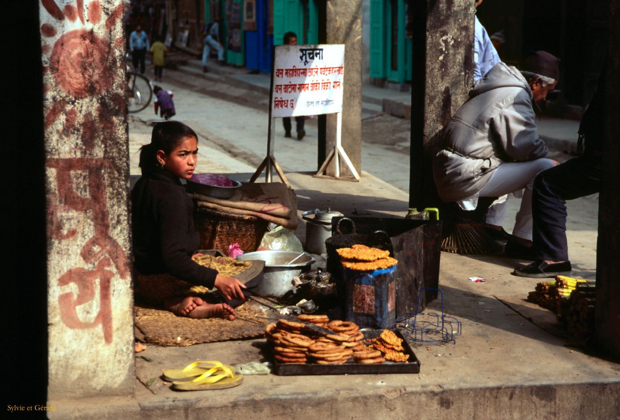 Katmandou quartier Thamel Nepal 1993-088