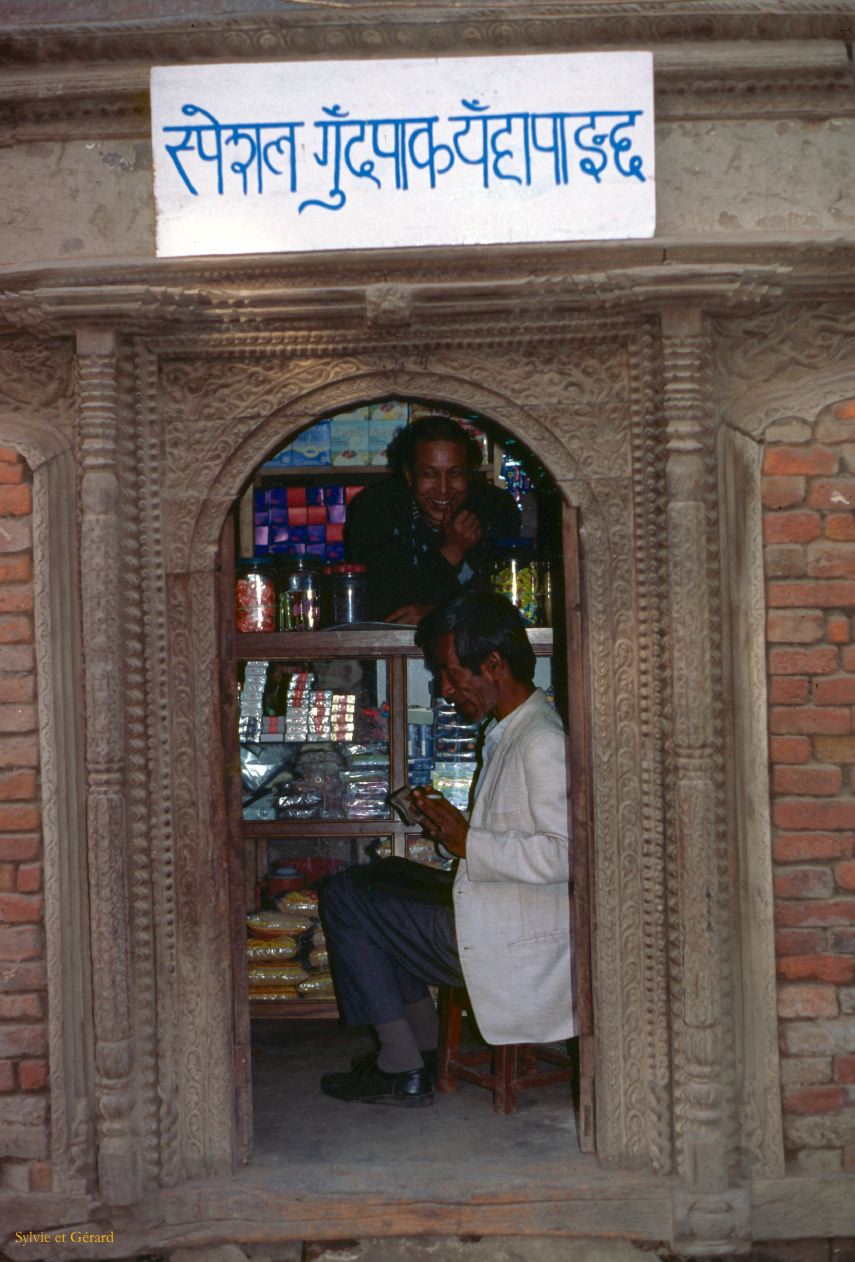 Katmandou quartier Thamel Nepal 1993-092