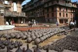 Bhaktapur place des potiers Nepal 1993-161