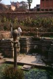 Bhaktapur fontaine antique Nepal 1993-204