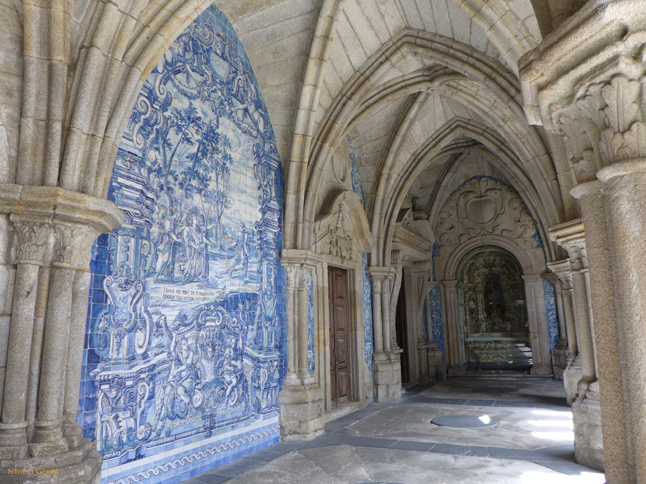 008 Porto Ribeira la Sé cathédrale le cloître  P1360693