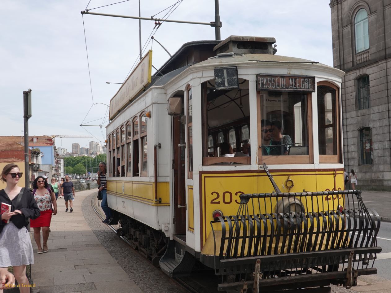 020 Porto Ribeira les cais das Pedras  DSC09598