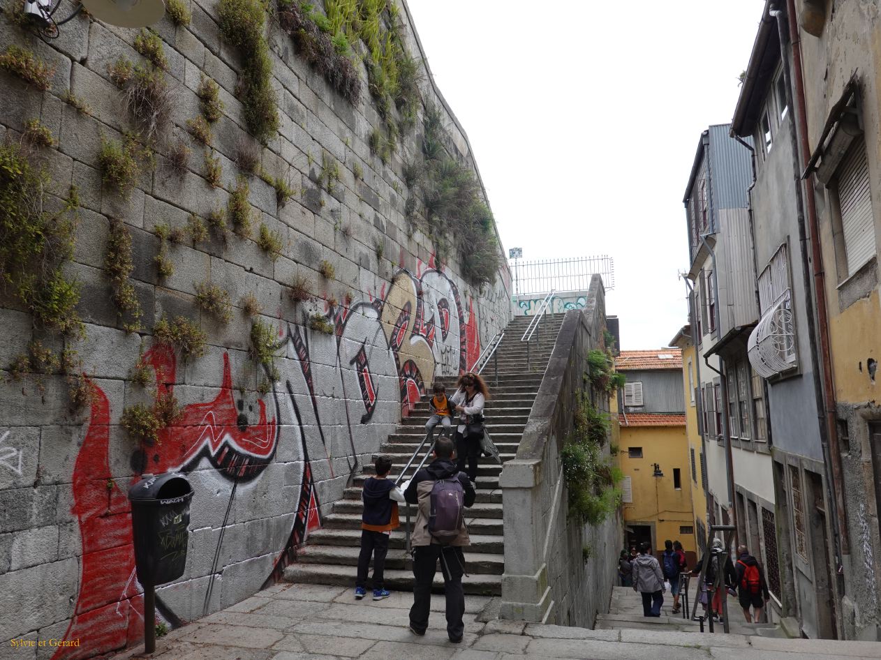 085 Porto de Clerigos au Douro DSC09725