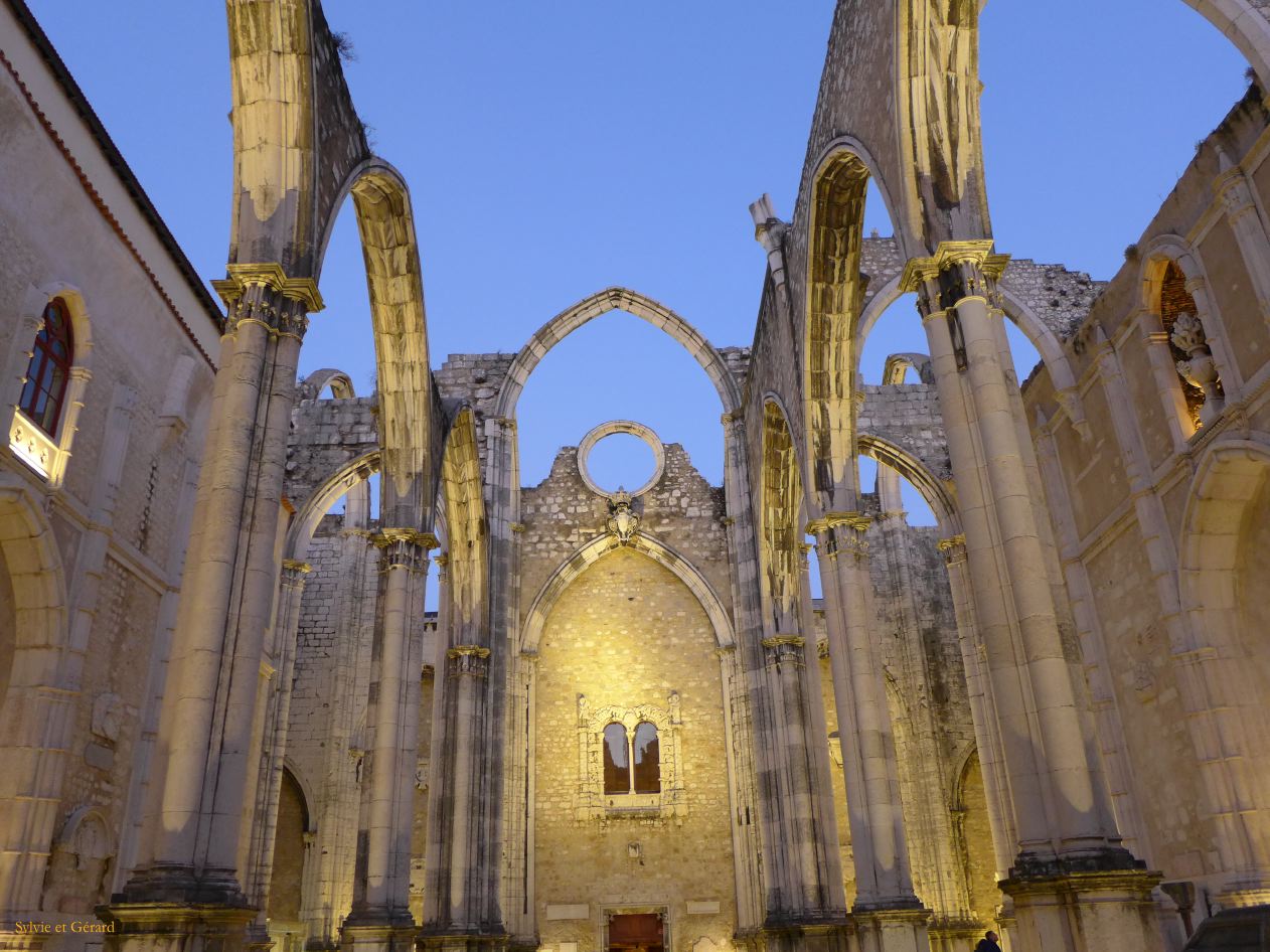 35 Lisbonne Igreja do Carmo 