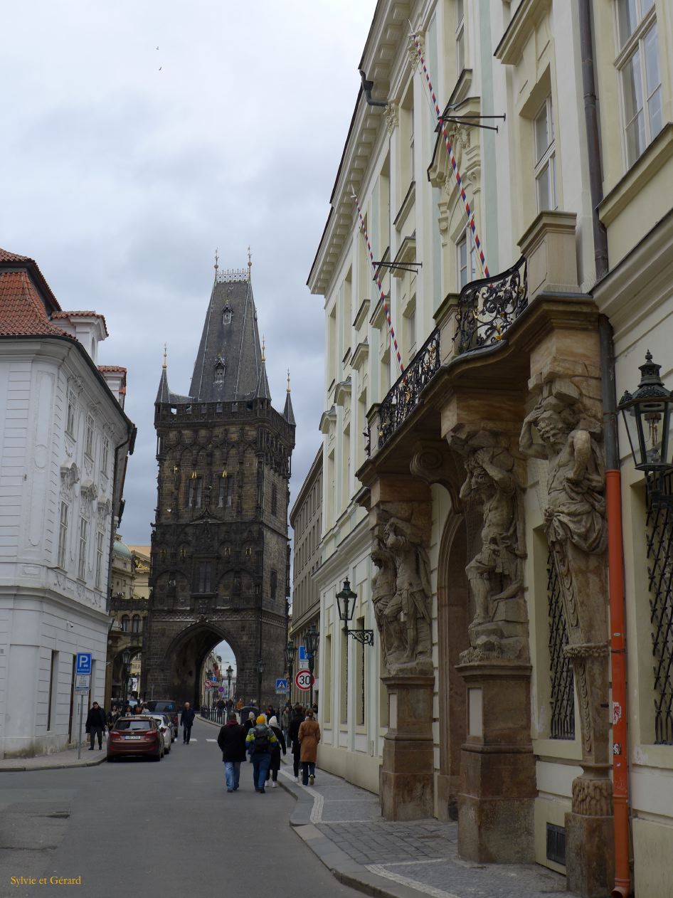 025 Prague Vieille Ville la tour poudrière 