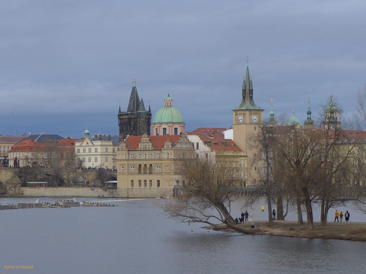 036 Prague Mala Strana île Kampa vue sur l'île 