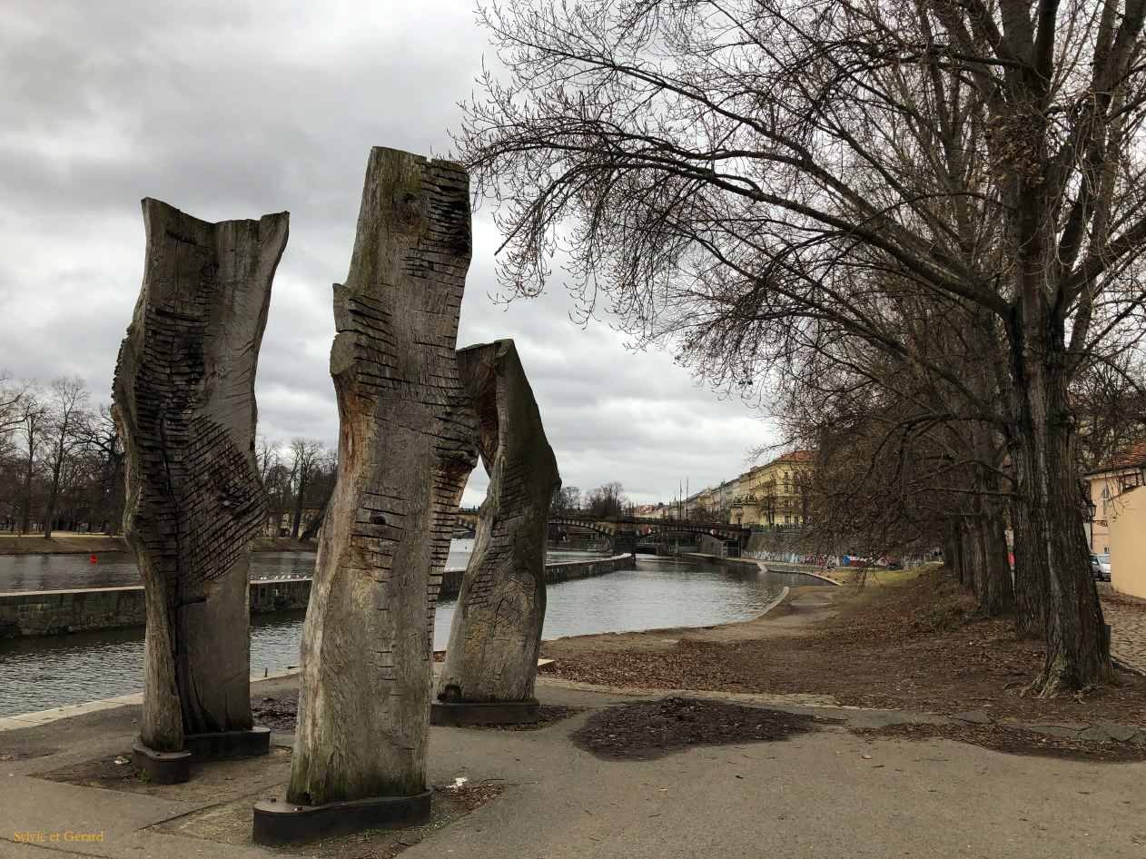 047 Prague Mala Strana musée Kampa - extérieur 