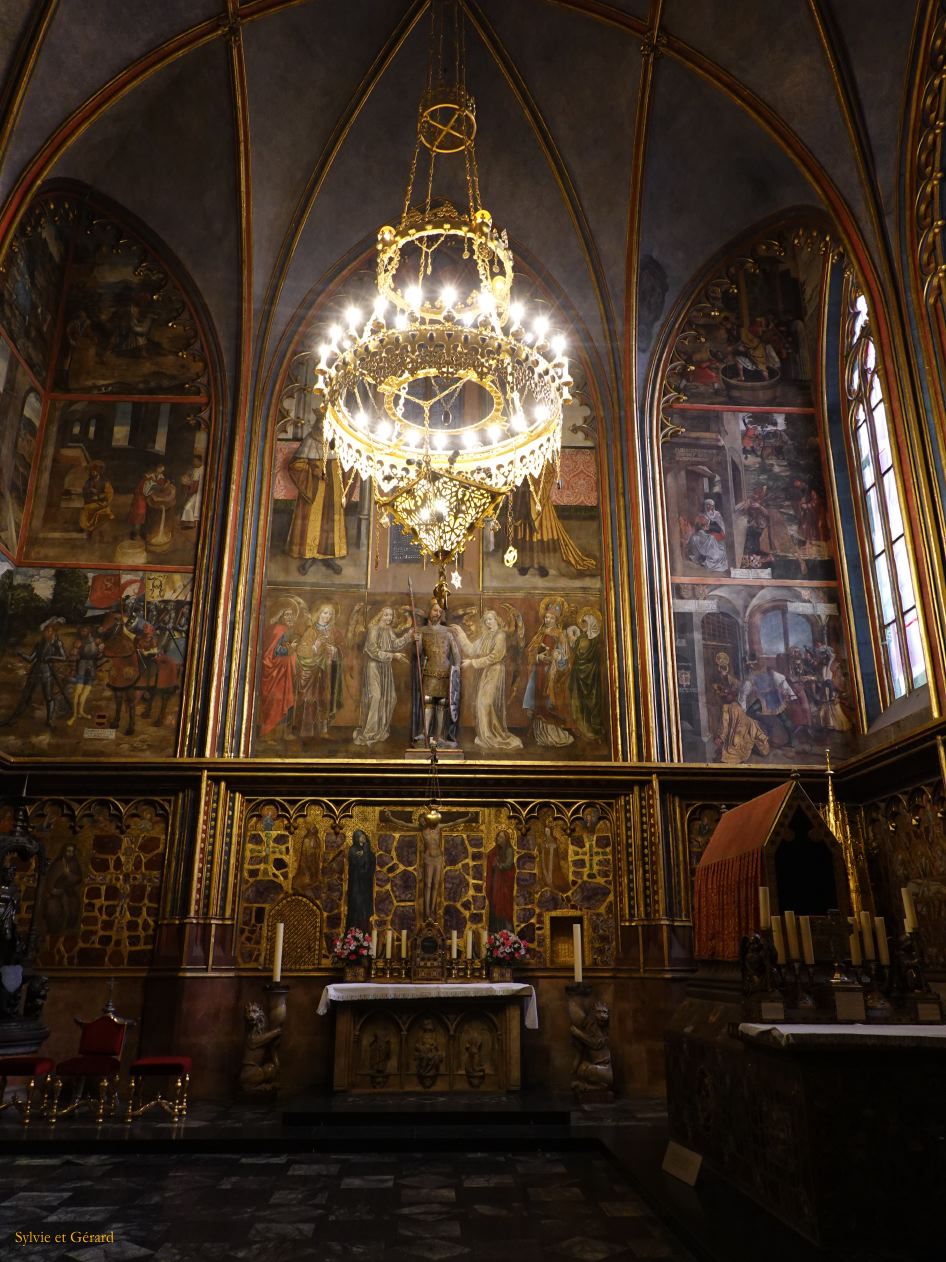 077 Prague Mala Strana la cathédrale St Guy - intérieur -  la chapelle St Venceslas   