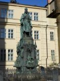 003 Prague Vieille Ville  place des Croisés - statue de Charles IV  