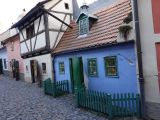 082 Prague Mala Strana le château de Prague - la ruelle d'Or 