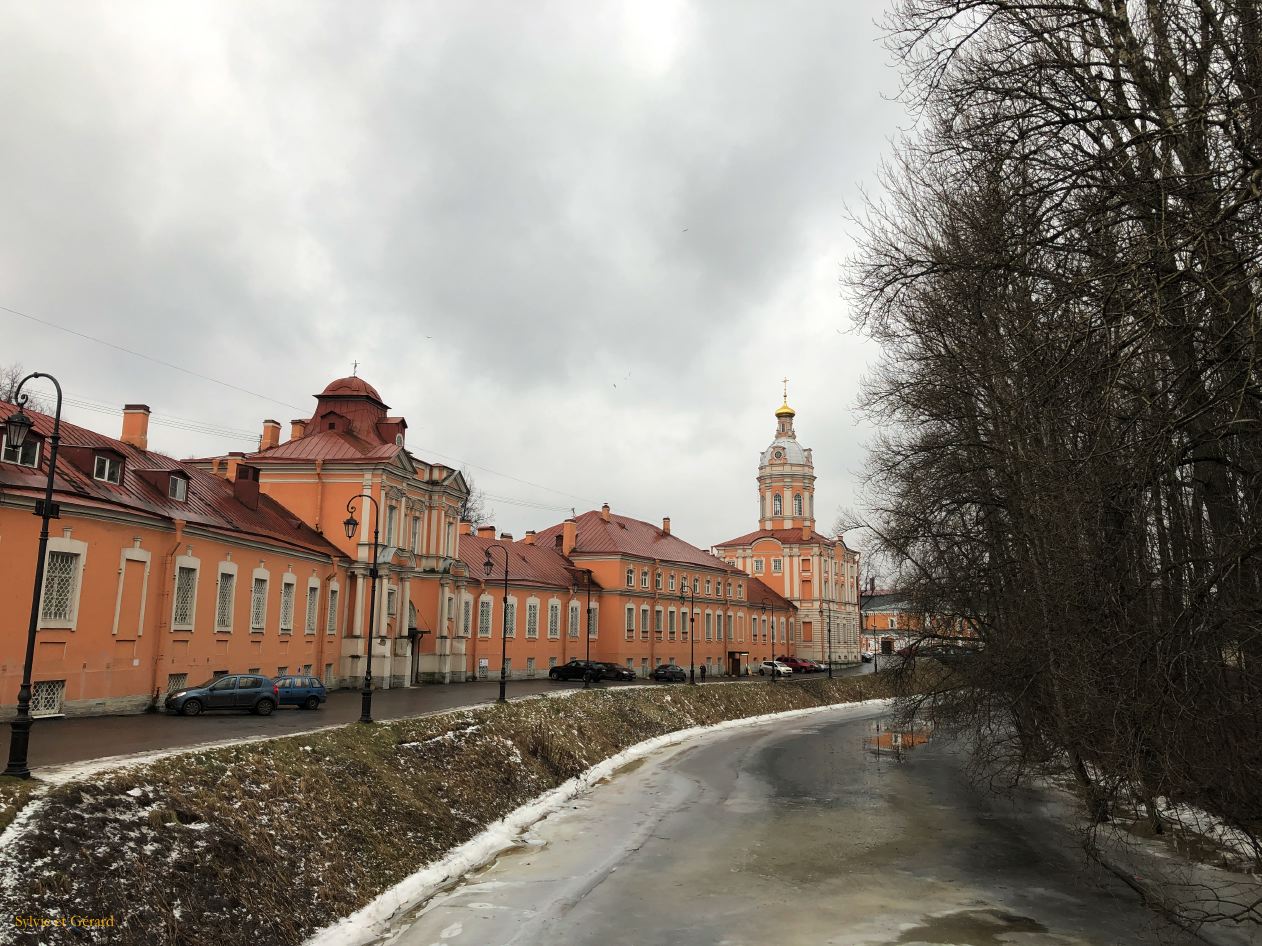 119 Saint Pétersbourg la Laure Alexandre Nevsky d'après le St patron de St Pétersbourg qui vainquit les Suédois sur la Néva en 1240