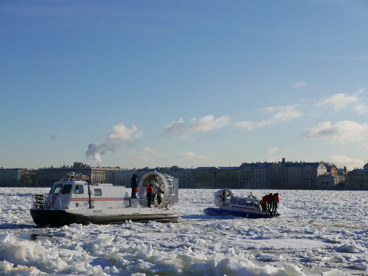 12 Saint Pétersbourg la Néva gelée 